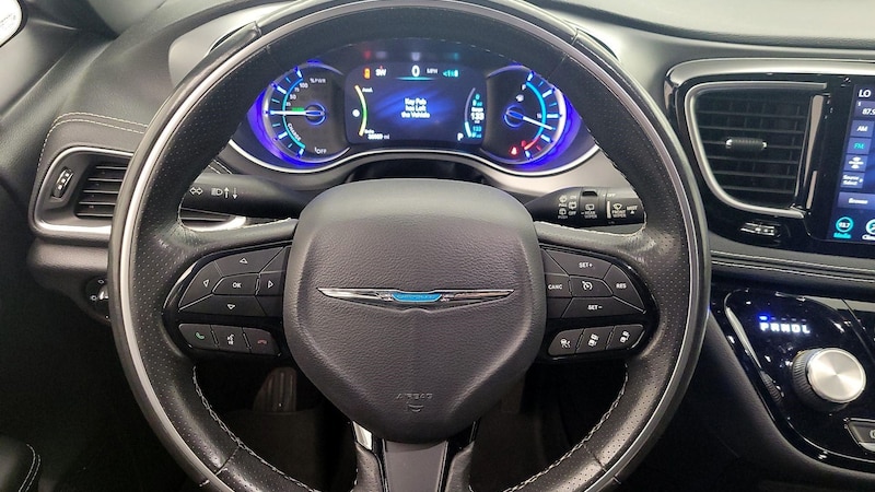 2020 Chrysler Pacifica Hybrid Limited 10