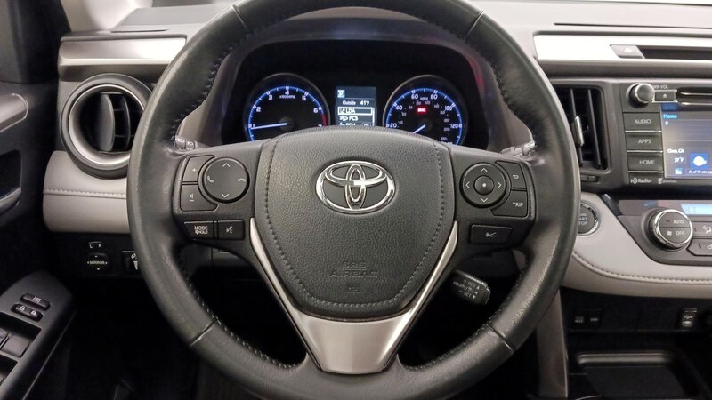 2018 Toyota RAV4 XLE 10