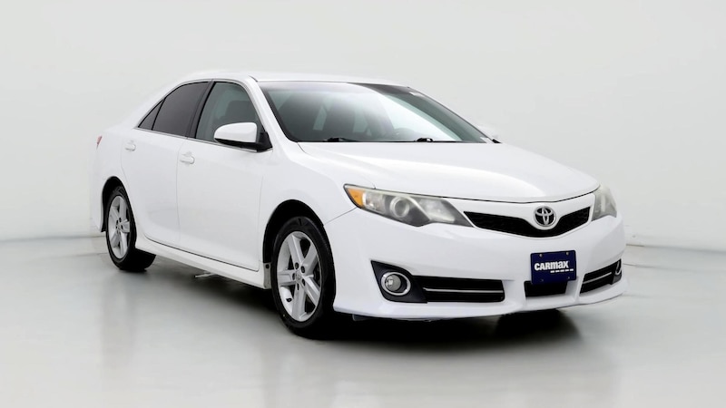 2014 Toyota Camry SE Hero Image