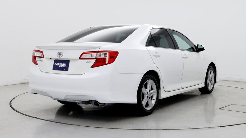 2014 Toyota Camry SE 8