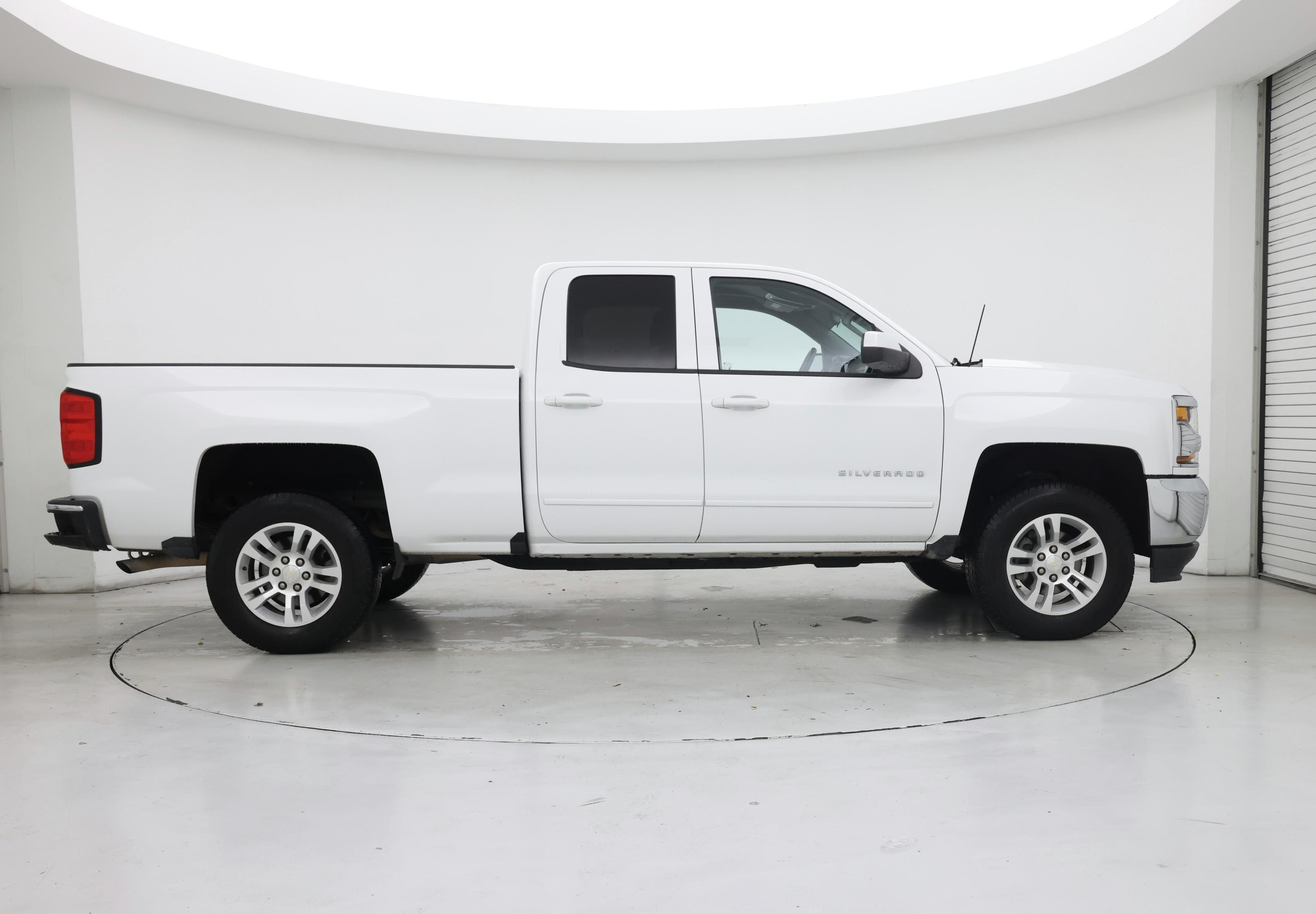 Thumbnail: 2019 Chevrolet Silverado 1500 - 7