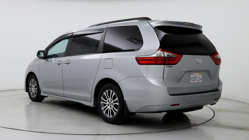 2020 Toyota Sienna XLE Premium 2