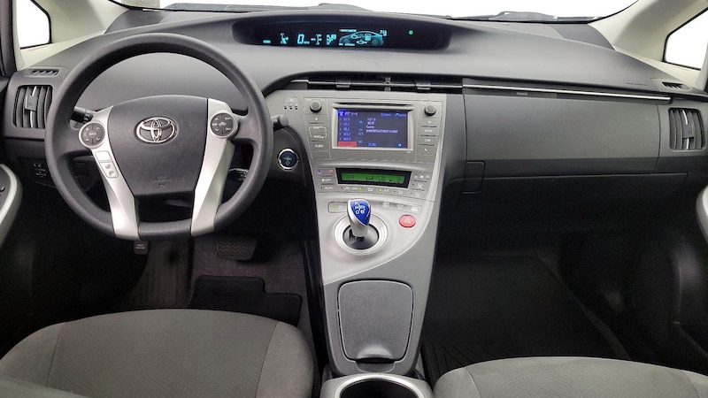 2013 Toyota Prius Two 9