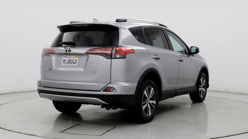 2018 Toyota RAV4 XLE 8