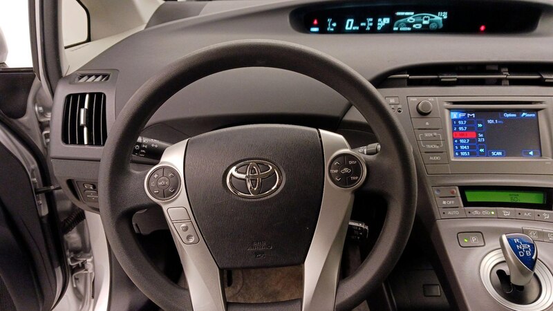 2015 Toyota Prius Two 10