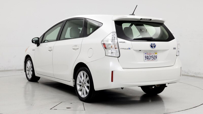 2014 Toyota Prius v Five 2