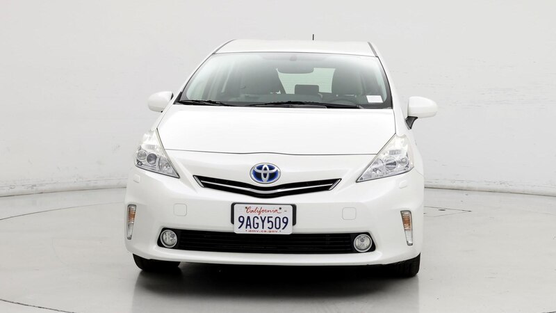 2014 Toyota Prius v Five 5