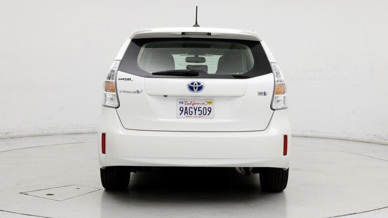 2014 Toyota Prius v Five 6