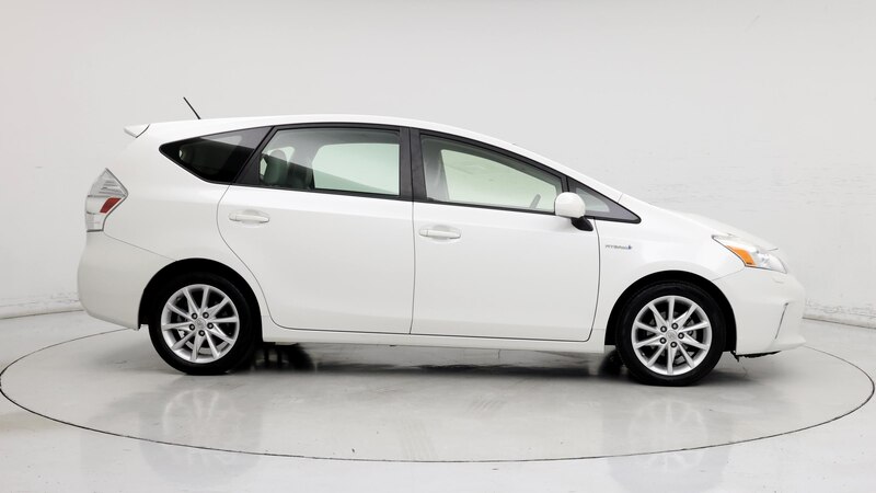 2014 Toyota Prius v Five 7