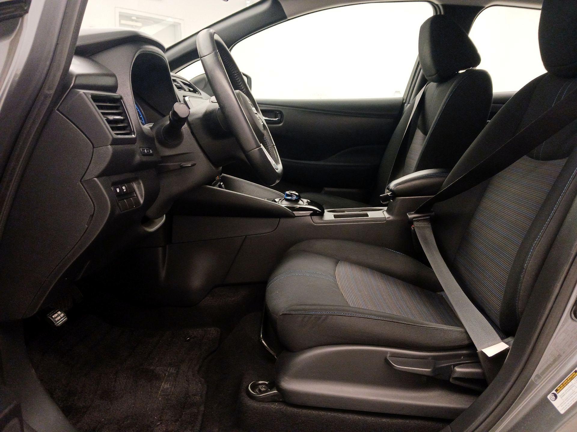 Thumbnail: 2018 Nissan Leaf - 11