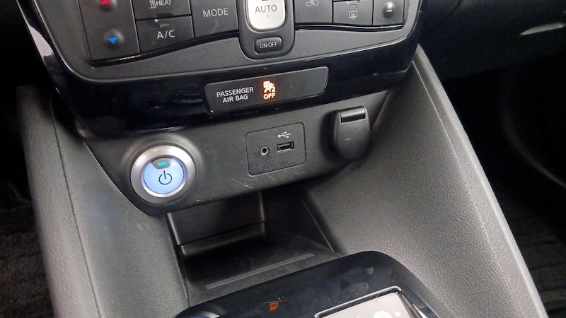 2018 Nissan Leaf SV 17