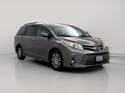 2019 Toyota Sienna XLE -
                Sacramento, CA