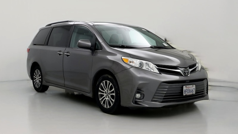 2019 Toyota Sienna XLE Hero Image