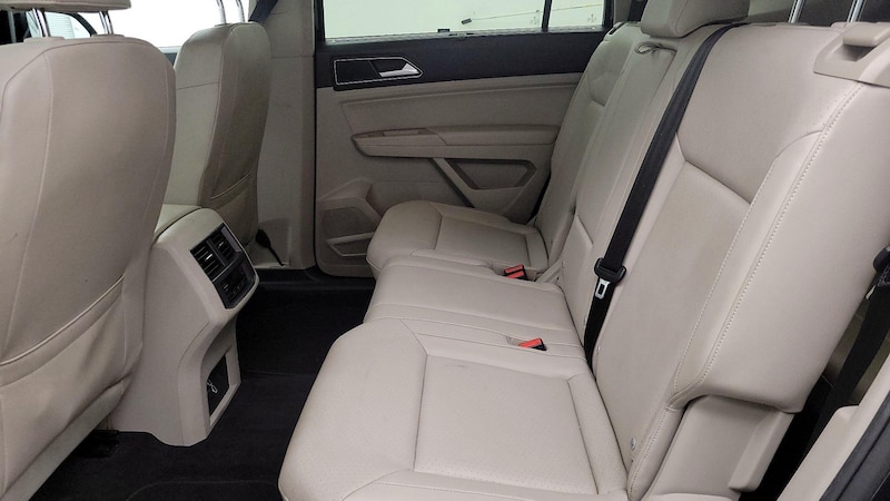 2018 Volkswagen Atlas SE 18