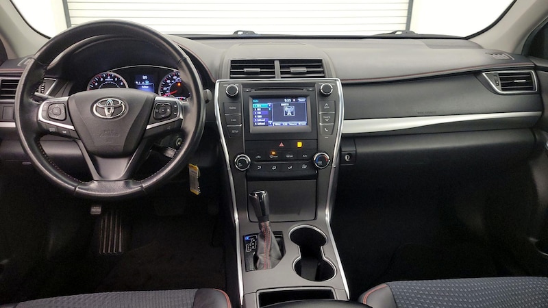 2015 Toyota Camry SE 9