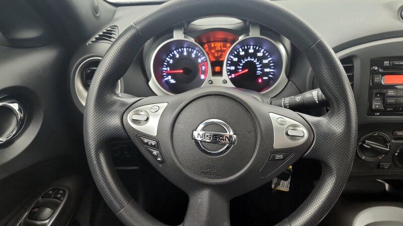 2013 Nissan Juke S 10