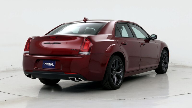 2023 Chrysler 300 S 8