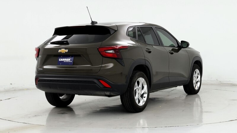 2024 Chevrolet Trax LS 8