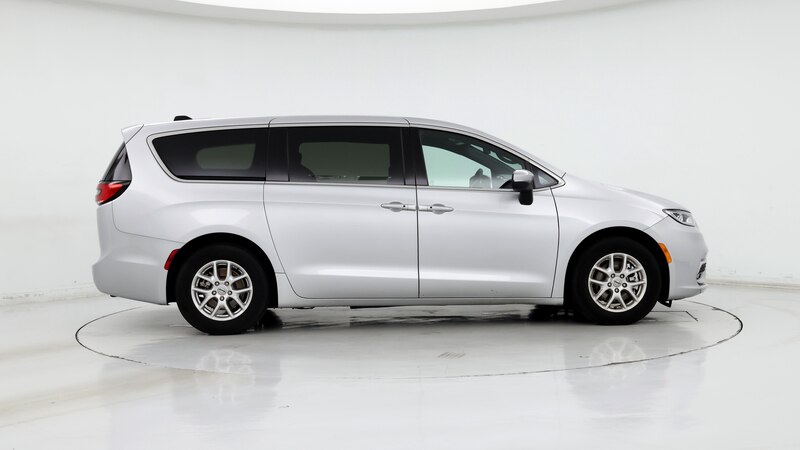 2023 Chrysler Pacifica Touring 7