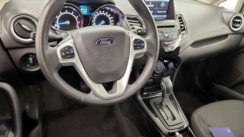 2015 Ford Fiesta SE 9