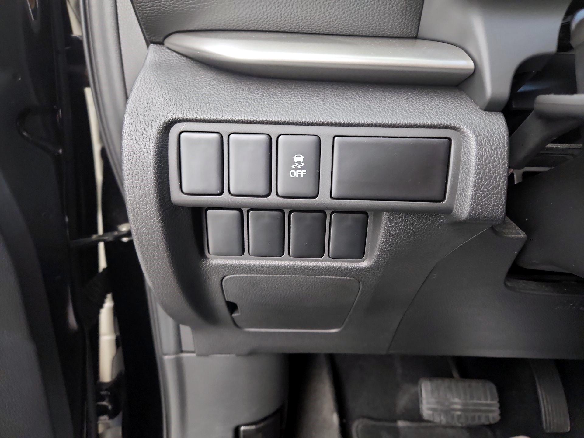 Thumbnail: 2018 Mitsubishi Eclipse Cross - 13