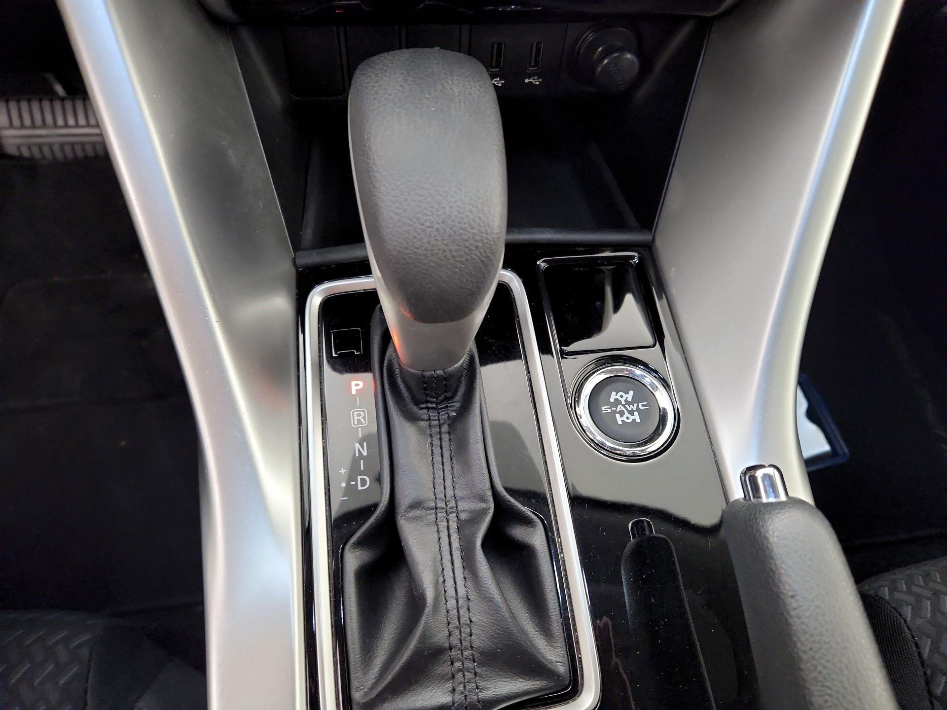 Thumbnail: 2018 Mitsubishi Eclipse Cross - 17