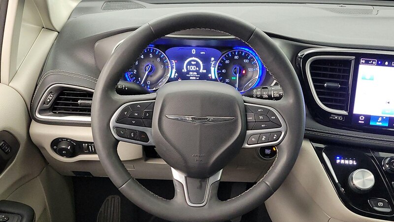 2022 Chrysler Pacifica Touring L 10