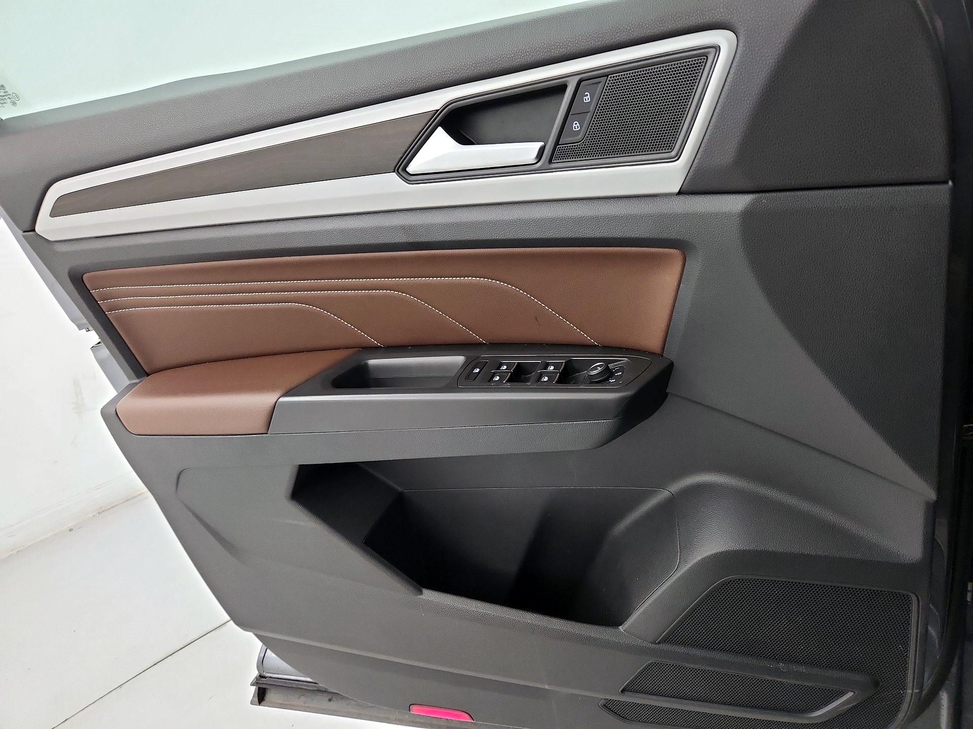 Thumbnail: 2022 Volkswagen Atlas - 12