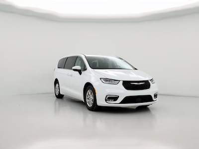 2023 Chrysler Pacifica Touring L -
                Kansas City, KS