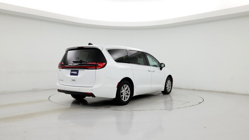 2023 Chrysler Pacifica Touring L 8