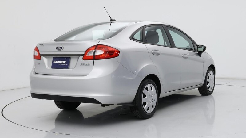 2013 Ford Fiesta SE 8