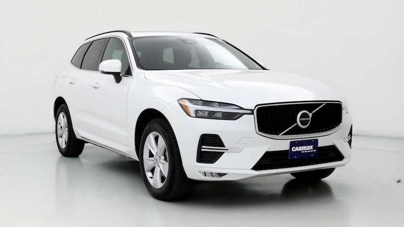 2022 Volvo XC60 B5 Momentum Hero Image