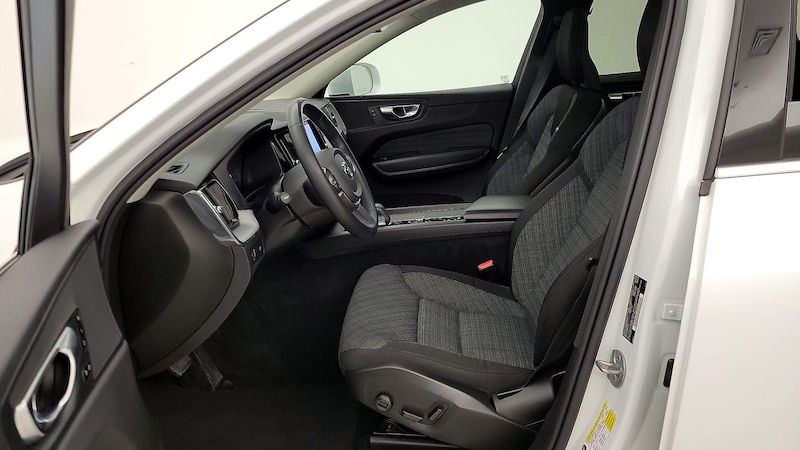 2022 Volvo XC60 B5 Momentum 11
