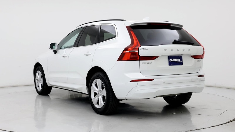 2022 Volvo XC60 B5 Momentum 2