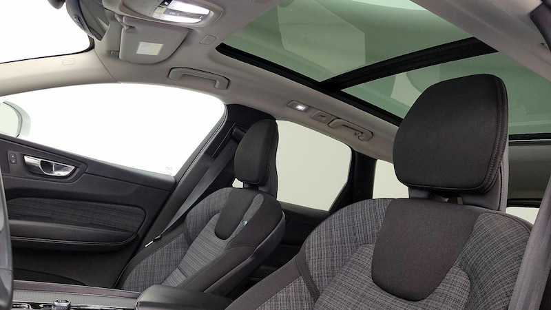 2022 Volvo XC60 B5 Momentum 20