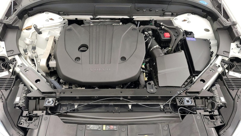 2022 Volvo XC60 B5 Momentum 24