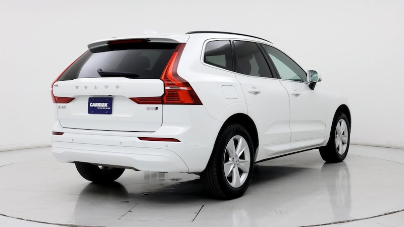 2022 Volvo XC60 B5 Momentum 8