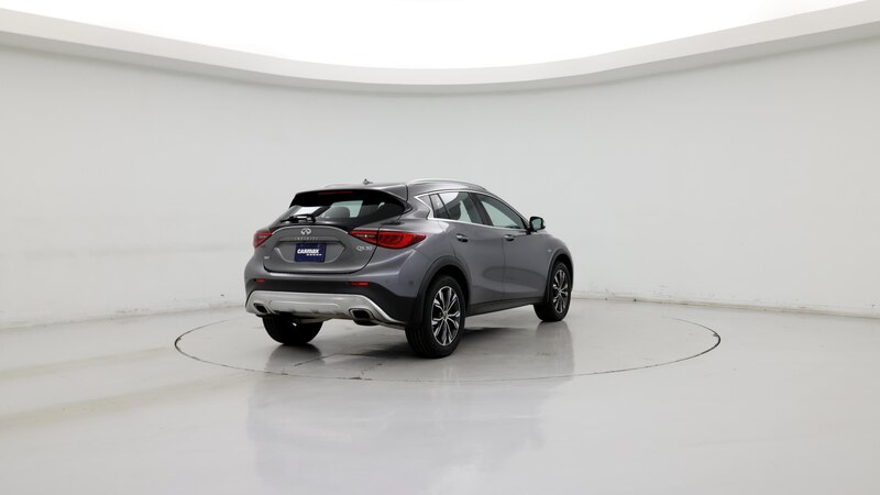 2017 INFINITI QX30 Premium 8