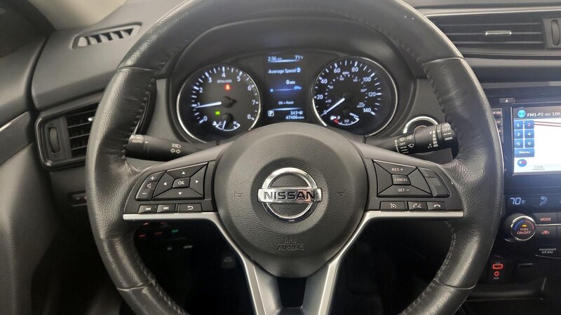 2017 Nissan Rogue SV 10