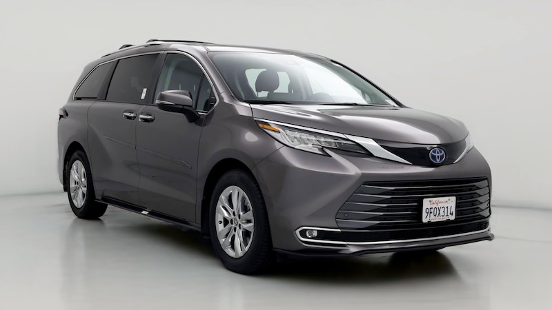 2023 Toyota Sienna Limited Hero Image