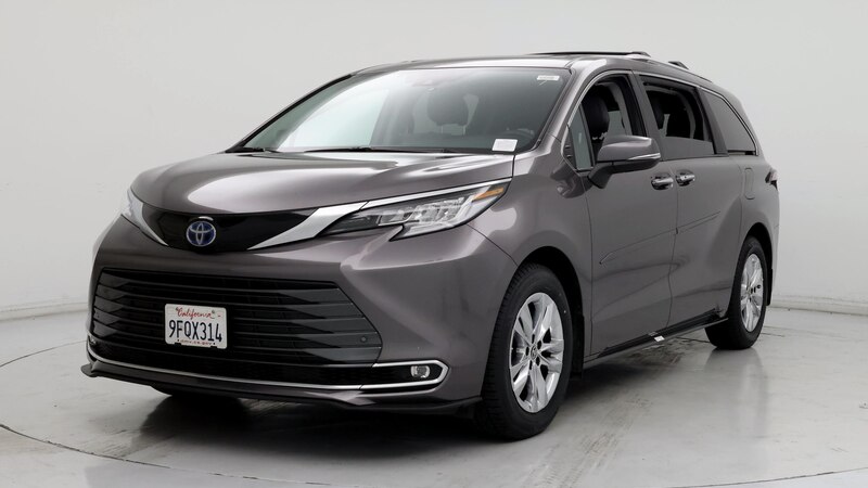 2023 Toyota Sienna Limited 4