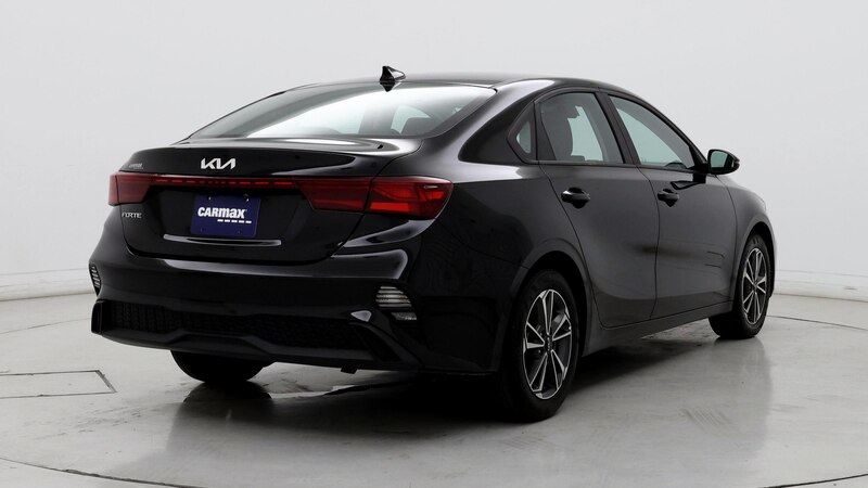 2022 Kia Forte LXS 8