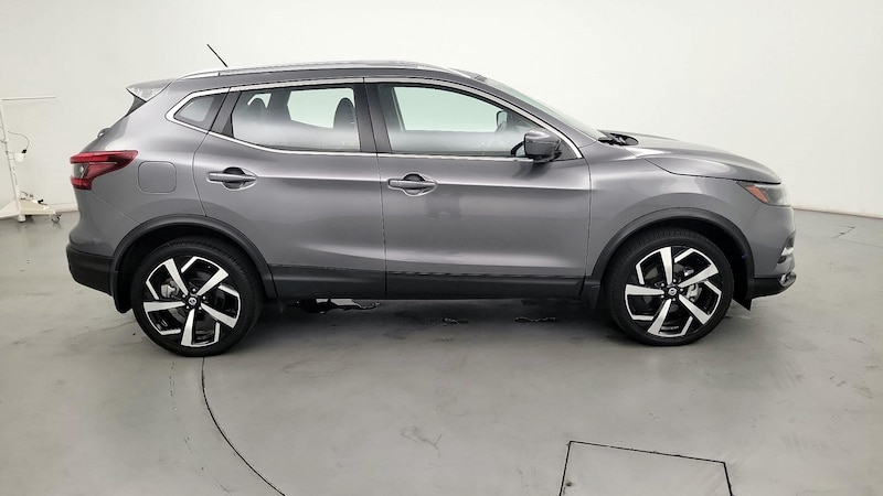 2022 Nissan Rogue Sport SL 4