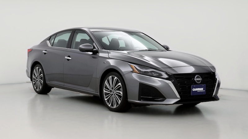 2023 Nissan Altima SL Hero Image