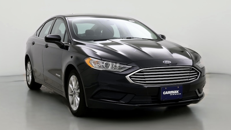 2017 Ford Fusion SE Hero Image