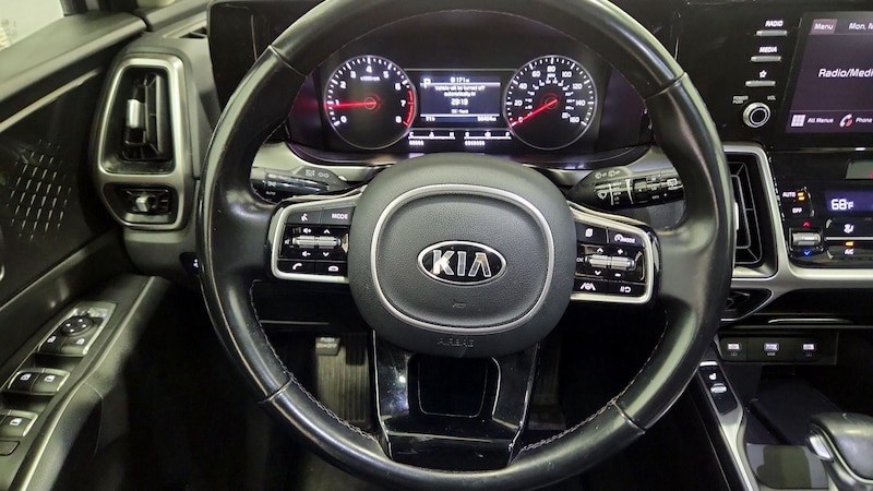 2021 Kia Sorento S 10