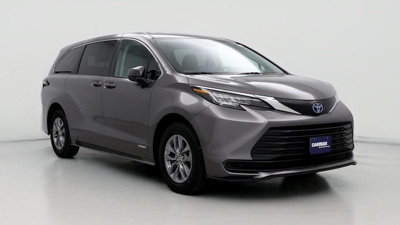 2021 Toyota Sienna LE Hero Image