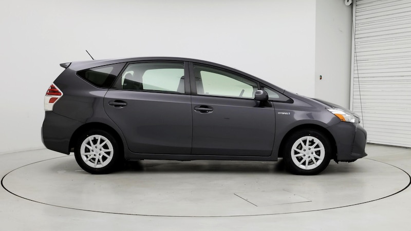 2017 Toyota Prius v Two 7