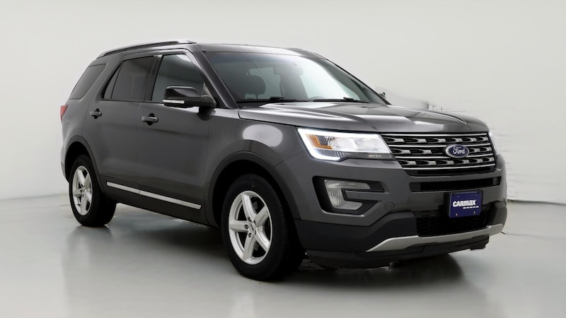 2016 Ford Explorer XLT Hero Image