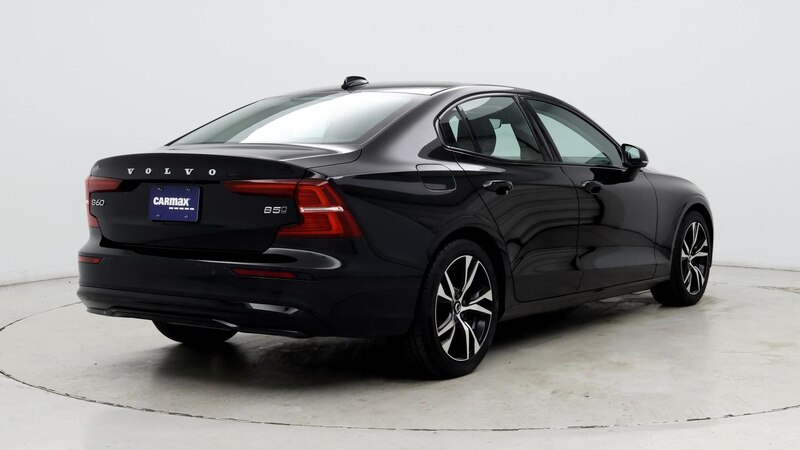 2024 Volvo S60 B5 Core 8